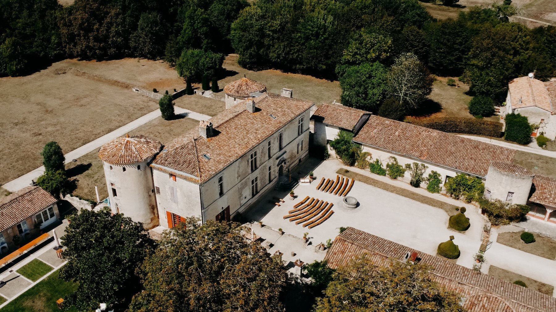 chateau gironde gite domaine castelneau